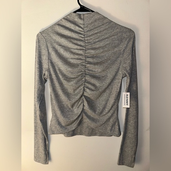 Old Navy Ultralite Go-Dry Long Sleeve Lightweight Top Size small NWT - Picture 10 of 11